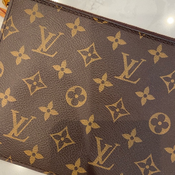 Louis Vuitton Wristlet Like NEW - Picture 4 of 14